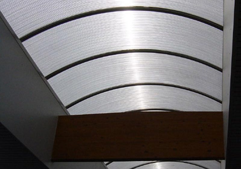Zonwering Gebogen lichtstraat daklicht bedrijfspand Zonwering Gebogen lichtstraat daklicht bedrijfspand