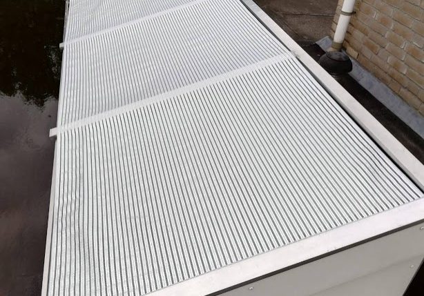 Eenvoudig en snelle montage voor zonwering op de lichtstraat is een voordeel van ons procuct Eenvoudig en snelle montage voor zonwering op de lichtstraat is een voordeel van ons procuct
